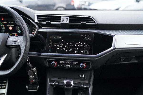 Audi Q3 45 TFSI e S edition | LED | Trekhaak | Drive Select | Automaat | Plug in Hybrid | RS Sportstuur | Adaptieve Cruise | NAP