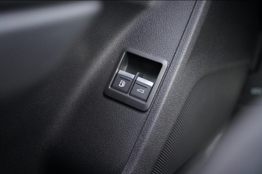 Audi Q3 45 TFSI e S edition | LED | Trekhaak | Drive Select | Automaat | Plug in Hybrid | RS Sportstuur | Adaptieve Cruise | NAP