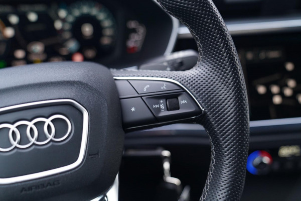 Audi Q3 45 TFSI e S edition | LED | Trekhaak | Drive Select | Automaat | Plug in Hybrid | RS Sportstuur | Adaptieve Cruise | NAP