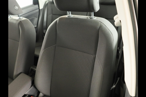 Volkswagen Polo 1.0 TSI Comfortline Business 95 pk | Navigatie | Parkeersensoren | Achteruitrijcamera | Adaptieve cruise control |