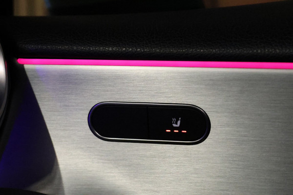 Mercedes-Benz A-Klasse A 180 d AMG pakket | Panorama dak | Burmester | Widescreen | Apple Carplay | Sfeerverlichting | Stoelverwarming | Alcantara | 360 PDC | Volledig onderhouden | Nieuwe Distributieriem