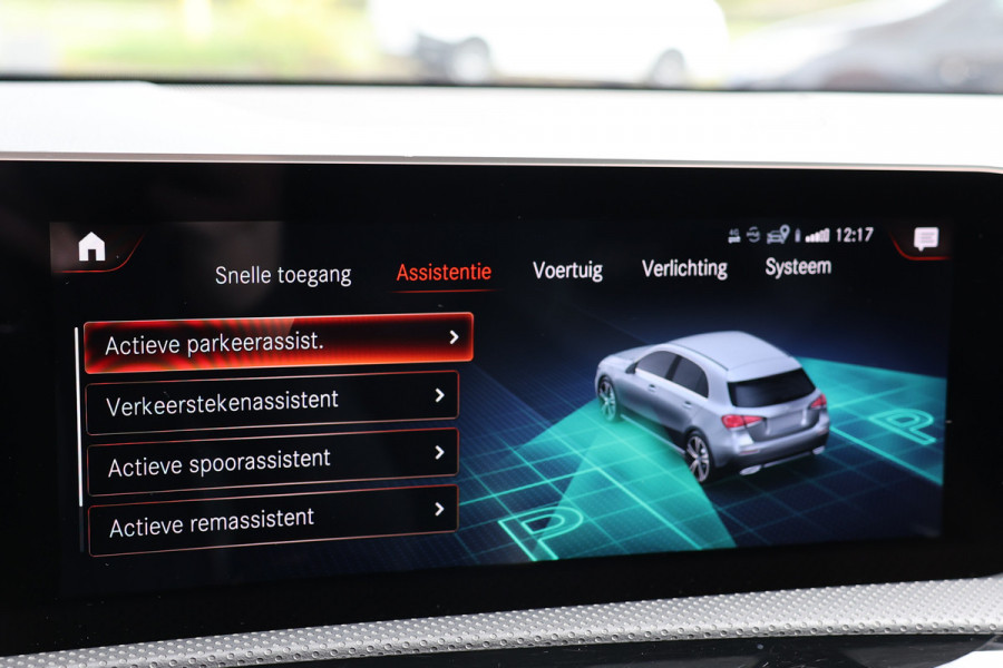 Mercedes-Benz A-Klasse A 180 d AMG pakket | Panorama dak | Burmester | Widescreen | Apple Carplay | Sfeerverlichting | Stoelverwarming | Alcantara | 360 PDC | Volledig onderhouden | Nieuwe Distributieriem