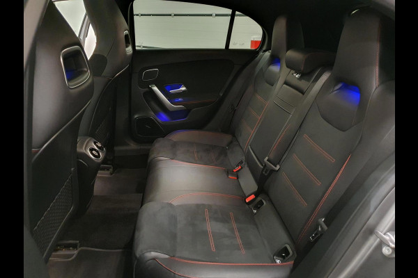 Mercedes-Benz A-Klasse 220 Premium Plus | MAT GRIJS / PANO / MEMORY / KEYLESS / BURMESTER / MASSAGE / DIAMOND GRILLE / 19 INCH !