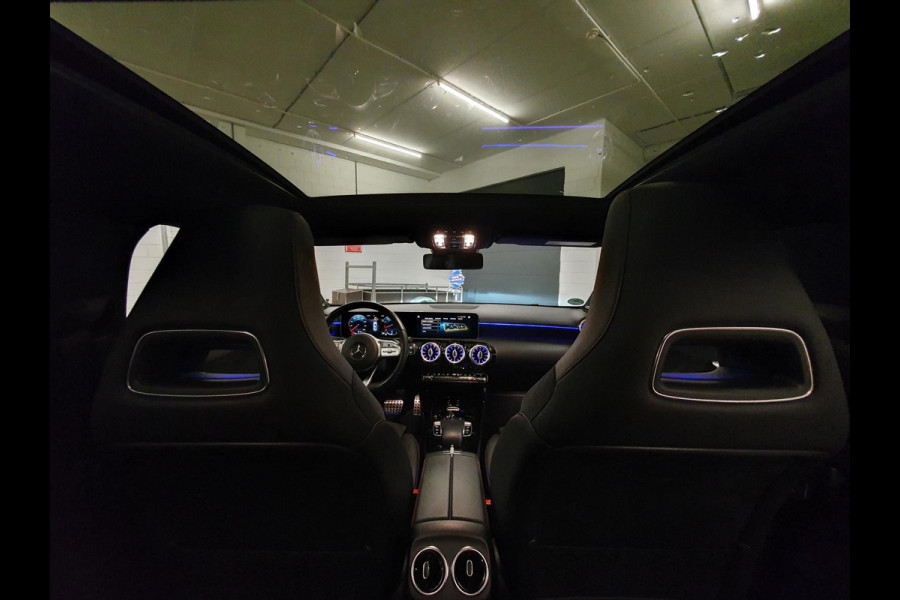 Mercedes-Benz A-Klasse 220 Premium Plus | MAT GRIJS / PANO / MEMORY / KEYLESS / BURMESTER / MASSAGE / DIAMOND GRILLE / 19 INCH !