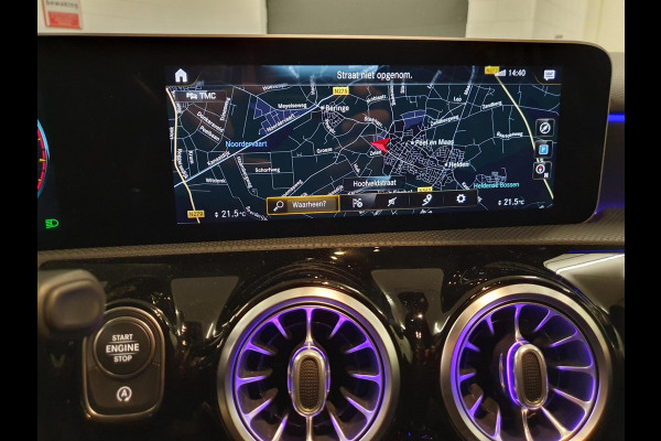 Mercedes-Benz A-Klasse 220 Premium Plus | MAT GRIJS / PANO / MEMORY / KEYLESS / BURMESTER / MASSAGE / DIAMOND GRILLE / 19 INCH !