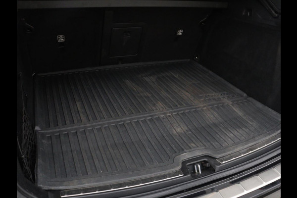 Volvo XC60 2.0 T6 Plug-in hybrid AWD R-Design | Panoramadak | Trekhaak| Stoelverwarming | Camera | Adaptive cruise | Half leder | Carplay | Memory | Navigatie | Keyless | Facelift Model | PHEV