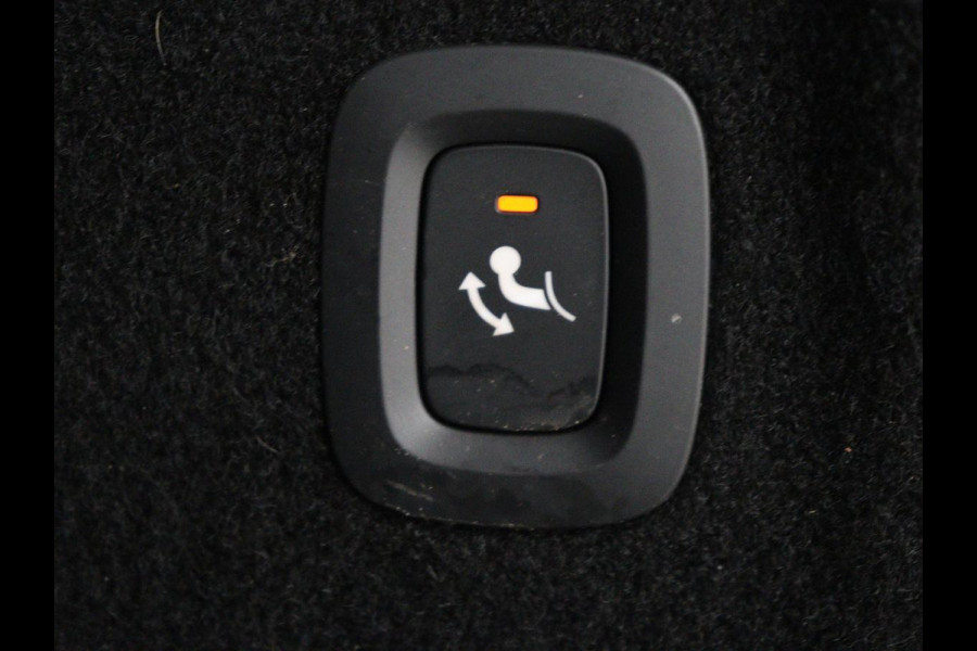 Volvo XC60 2.0 T6 Plug-in hybrid AWD R-Design | Panoramadak | Trekhaak| Stoelverwarming | Camera | Adaptive cruise | Half leder | Carplay | Memory | Navigatie | Keyless | Facelift Model | PHEV