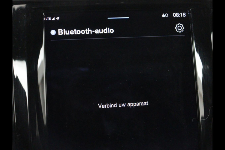 Volvo XC60 2.0 T6 Plug-in hybrid AWD R-Design | Panoramadak | Trekhaak| Stoelverwarming | Camera | Adaptive cruise | Half leder | Carplay | Memory | Navigatie | Keyless | Facelift Model | PHEV