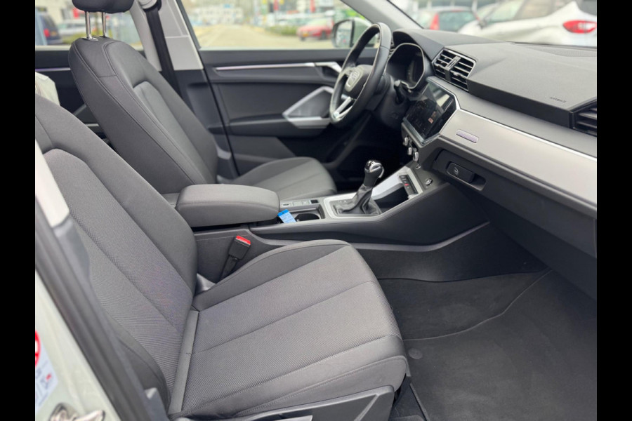 Audi Q3 Sportback 45 TFSI e S Edition Panorama 245PK Matrix 2022 sfeerverlichting