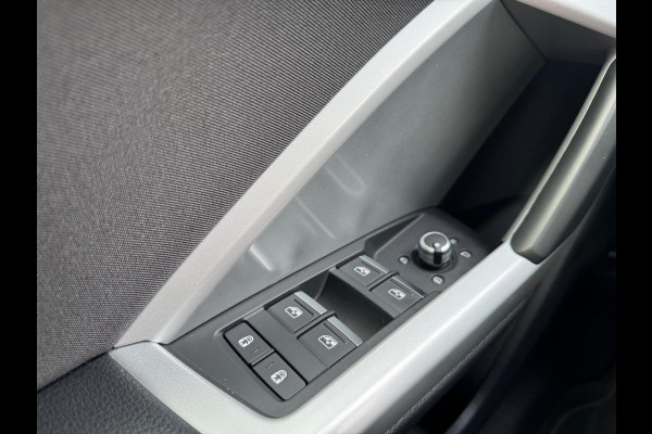 Audi Q3 Sportback 45 TFSI e S Edition Panorama 245PK Matrix 2022 sfeerverlichting