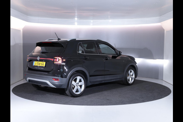 Volkswagen T-Cross 1.0 TSI Style 115 pk | Navigatie | Parkeersensoren | Adaptieve cruise control | LED koplampen |