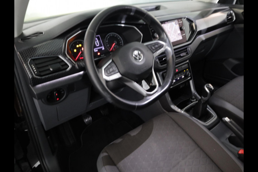 Volkswagen T-Cross 1.0 TSI Style 115 pk | Navigatie | Parkeersensoren | Adaptieve cruise control | LED koplampen |