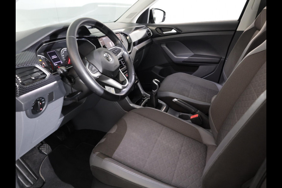Volkswagen T-Cross 1.0 TSI Style 115 pk | Navigatie | Parkeersensoren | Adaptieve cruise control | LED koplampen |