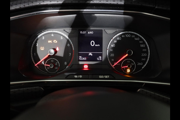 Volkswagen T-Cross 1.0 TSI Style 115 pk | Navigatie | Parkeersensoren | Adaptieve cruise control | LED koplampen |