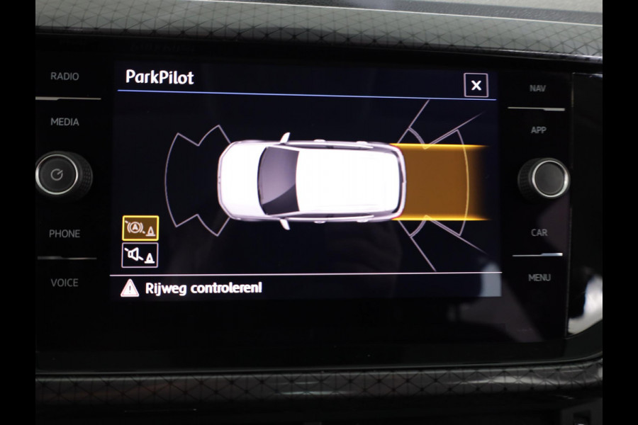 Volkswagen T-Cross 1.0 TSI Style 115 pk | Navigatie | Parkeersensoren | Adaptieve cruise control | LED koplampen |