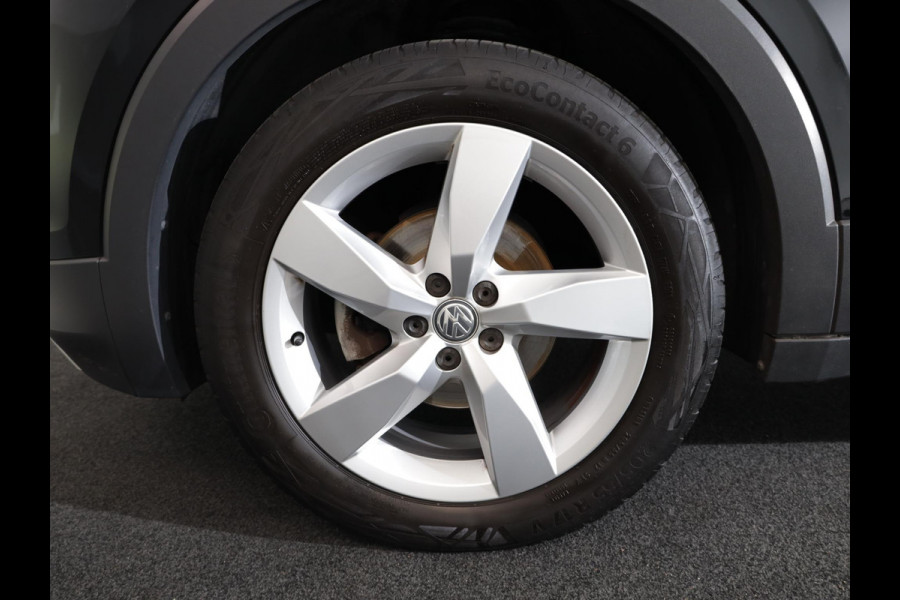 Volkswagen T-Cross 1.0 TSI Style 115 pk | Navigatie | Parkeersensoren | Adaptieve cruise control | LED koplampen |
