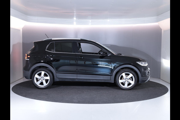 Volkswagen T-Cross 1.0 TSI Style 115 pk | Navigatie | Parkeersensoren | Adaptieve cruise control | LED koplampen |