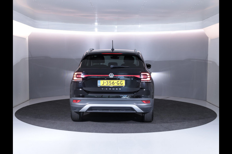 Volkswagen T-Cross 1.0 TSI Style 115 pk | Navigatie | Parkeersensoren | Adaptieve cruise control | LED koplampen |