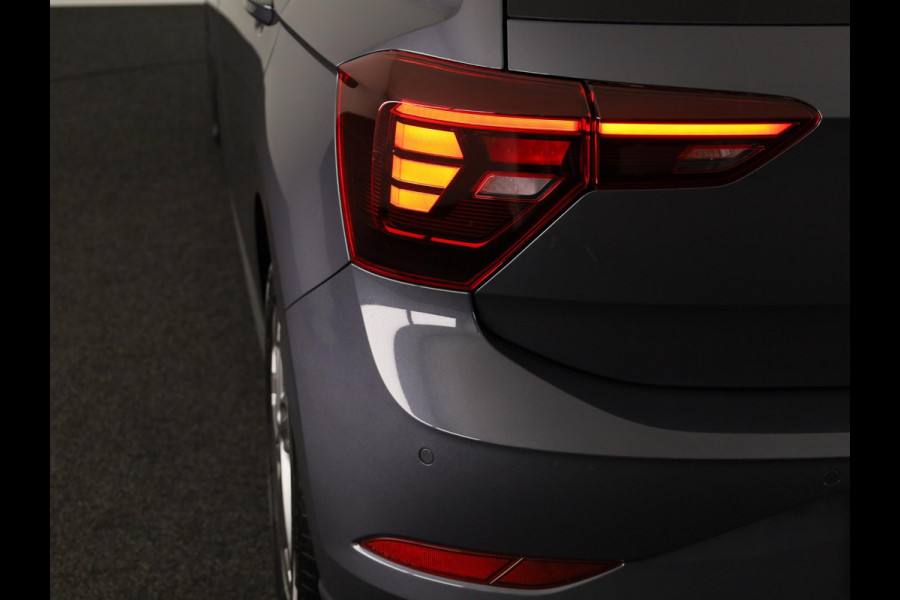 Volkswagen Polo 1.0 TSI R-Line 95PK | Navigatie | Camera | Stoelverwarming | Verlengde garantie