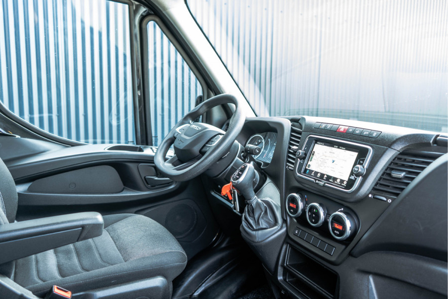 Iveco Daily 35C18 3.0 180PK | Bakwagen met laadklep | N1 | Automaat | Cruise | Airco