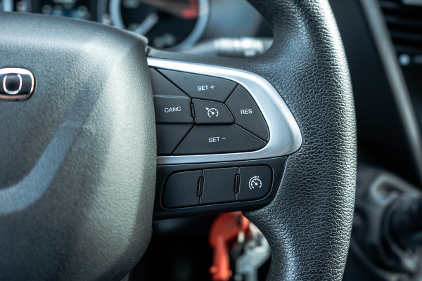 Iveco Daily 35C18 3.0 180PK | Bakwagen met laadklep | N1 | Automaat | Cruise | Airco