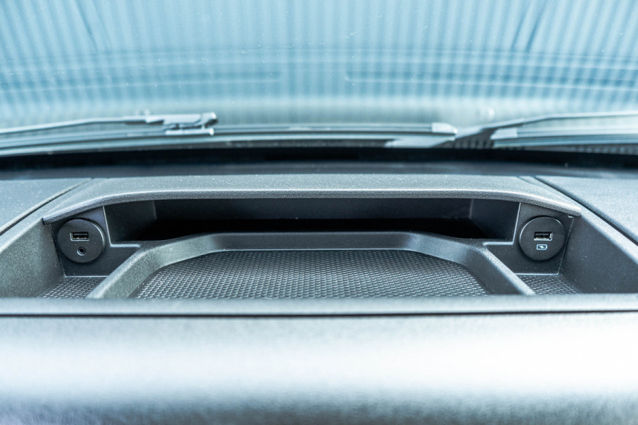 Iveco Daily 35C18 3.0 180PK | Bakwagen met laadklep | N1 | Automaat | Cruise | Airco