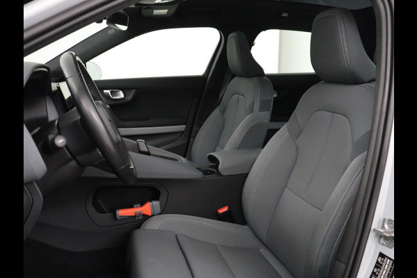 Polestar 2 Long Range Single Motor 78 kWh | SOH 90% | Panoramadak | Warmtepomp | Trekhaak | Stoelverwarming | Harman/Kardon | Camera | Achterbankverwarming | Navigatie | 20'' | Keyless