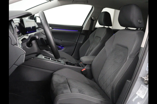 Volkswagen Golf 1.4 eHybrid Style | Head-Up | Stoelverwarming | Trekhaak | Sfeerverlichting | Massage | Camera | Keyless | Matrix LED | Carplay | Adaptive cruise | Memory | Climate control | PHEV | Plug In