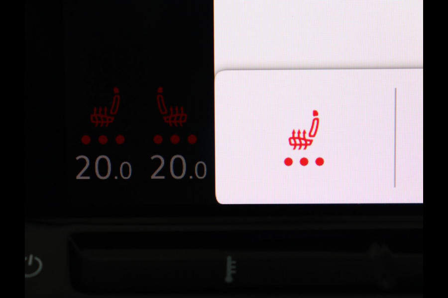 Volkswagen Golf 1.4 eHybrid Style | Head-Up | Stoelverwarming | Trekhaak | Sfeerverlichting | Massage | Camera | Keyless | Matrix LED | Carplay | Adaptive cruise | Memory | Climate control | PHEV | Plug In