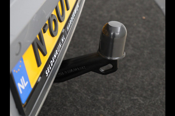 Volkswagen Golf 1.4 eHybrid Style | Head-Up | Stoelverwarming | Trekhaak | Sfeerverlichting | Massage | Camera | Keyless | Matrix LED | Carplay | Adaptive cruise | Memory | Climate control | PHEV | Plug In