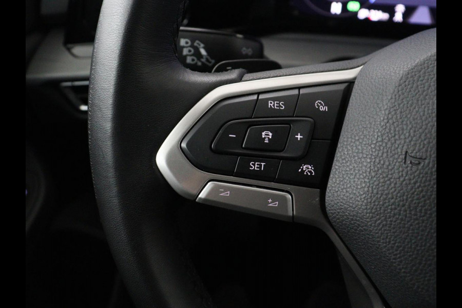 Volkswagen Golf 1.4 eHybrid Style | Head-Up | Stoelverwarming | Trekhaak | Sfeerverlichting | Massage | Camera | Keyless | Matrix LED | Carplay | Adaptive cruise | Memory | Climate control | PHEV | Plug In