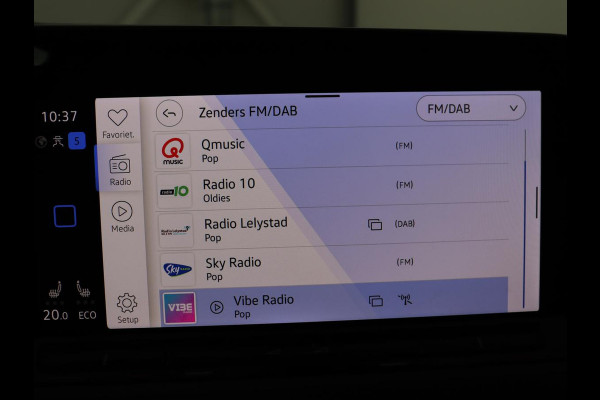 Volkswagen Golf 1.4 eHybrid Style | Head-Up | Stoelverwarming | Trekhaak | Sfeerverlichting | Massage | Camera | Keyless | Matrix LED | Carplay | Adaptive cruise | Memory | Climate control | PHEV | Plug In