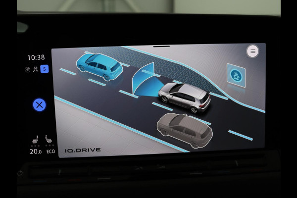 Volkswagen Golf 1.4 eHybrid Style | Head-Up | Stoelverwarming | Trekhaak | Sfeerverlichting | Massage | Camera | Keyless | Matrix LED | Carplay | Adaptive cruise | Memory | Climate control | PHEV | Plug In