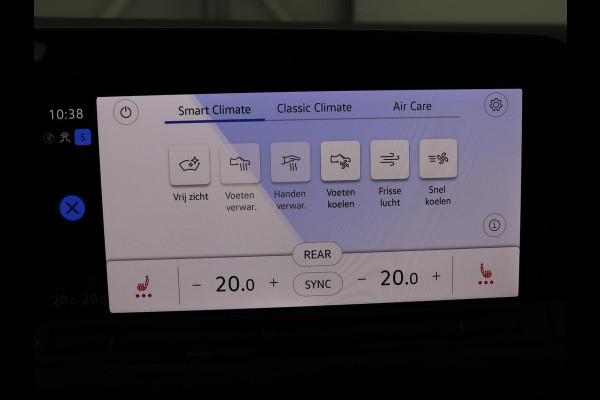 Volkswagen Golf 1.4 eHybrid Style | Head-Up | Stoelverwarming | Trekhaak | Sfeerverlichting | Massage | Camera | Keyless | Matrix LED | Carplay | Adaptive cruise | Memory | Climate control | PHEV | Plug In