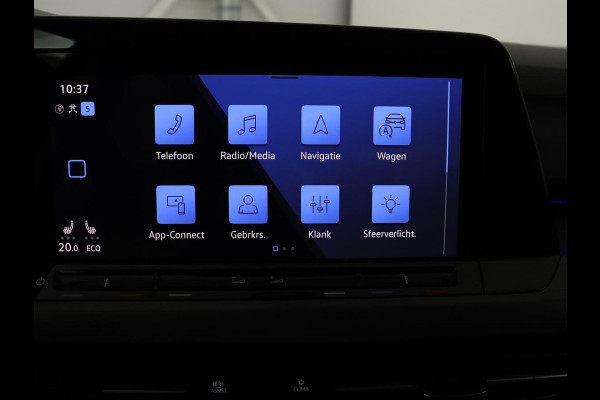 Volkswagen Golf 1.4 eHybrid Style | Head-Up | Stoelverwarming | Trekhaak | Sfeerverlichting | Massage | Camera | Keyless | Matrix LED | Carplay | Adaptive cruise | Memory | Climate control | PHEV | Plug In