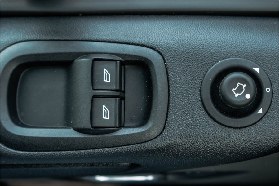 Ford Transit Custom 2.0 TDCI L1H1 | 1e EIG. | 130pk | Automaat | LED | Camera | Stoelverw. | Cruise | Airco