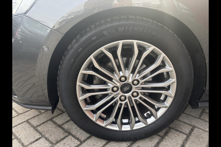 Ford Focus 1.0 EcoBoost Titanium Business 125pk | Adaptieve Cruise Control | LED verlichting | Camera | B&O Sound | Winterpakket | Navigatie | Climate Control