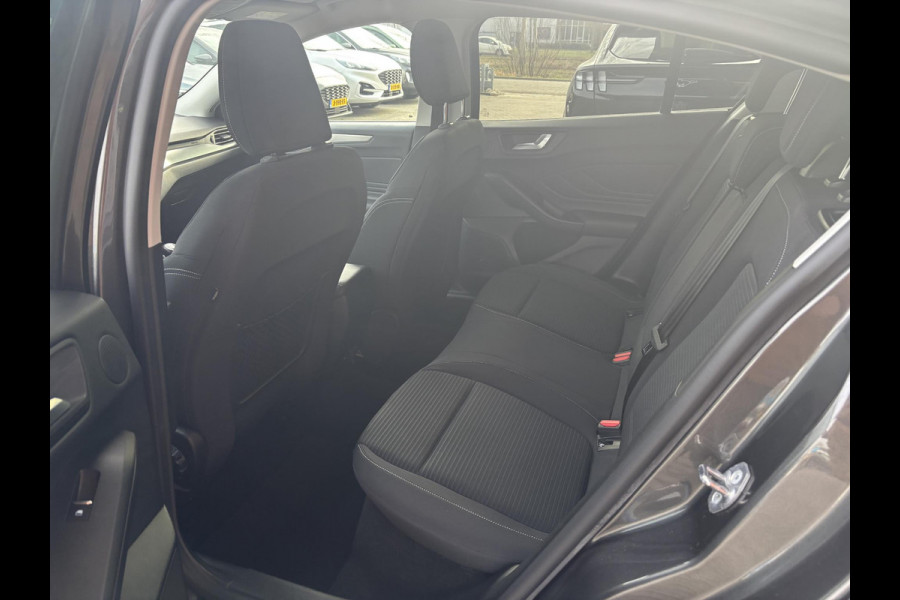 Ford Focus 1.0 EcoBoost Titanium Business 125pk | Adaptieve Cruise Control | LED verlichting | Camera | B&O Sound | Winterpakket | Navigatie | Climate Control