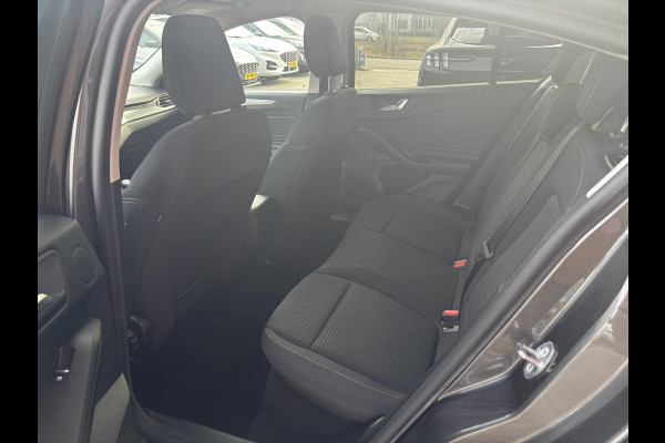 Ford Focus 1.0 EcoBoost Titanium Business 125pk | Adaptieve Cruise Control | LED verlichting | Camera | B&O Sound | Winterpakket | Navigatie | Climate Control