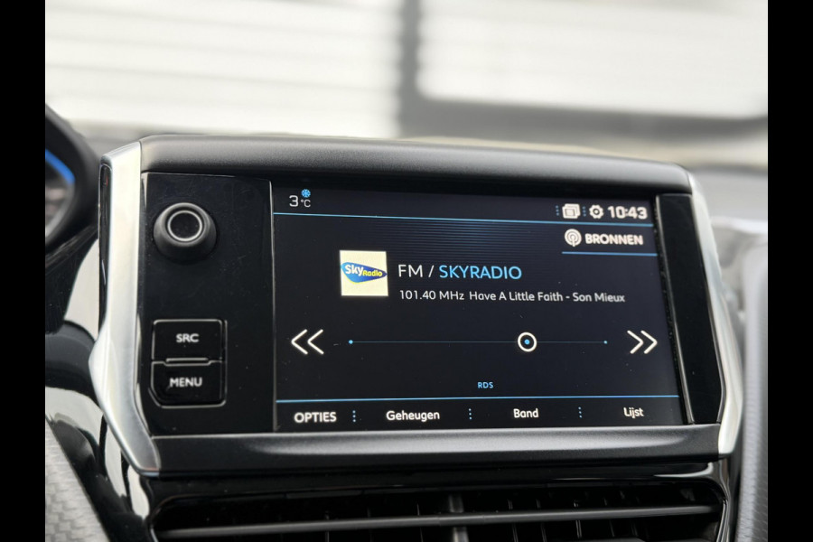 Peugeot 2008 1.2 PureTech Blue Lion 2e Eigenaar|Navi|Trekhaak|D-riem v.v. in 2022|ClimaCruise|PDC|Stoelverwarming|Carplay|APK tot 05-2027