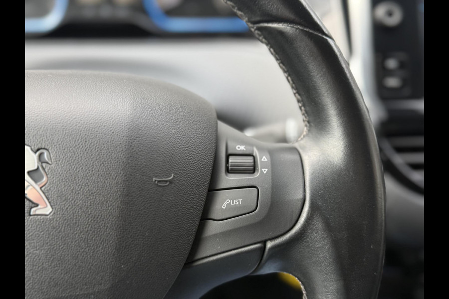 Peugeot 2008 1.2 PureTech Blue Lion 2e Eigenaar|Navi|Trekhaak|D-riem v.v. in 2022|ClimaCruise|PDC|Stoelverwarming|Carplay|APK tot 05-2027