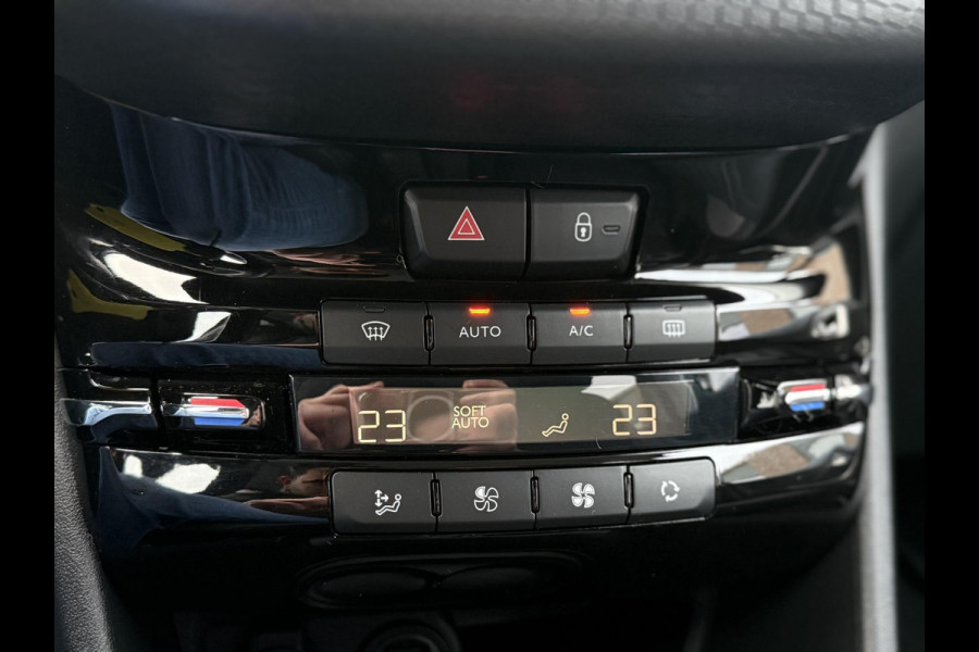 Peugeot 2008 1.2 PureTech Blue Lion 2e Eigenaar|Navi|Trekhaak|D-riem v.v. in 2022|ClimaCruise|PDC|Stoelverwarming|Carplay|APK tot 05-2027