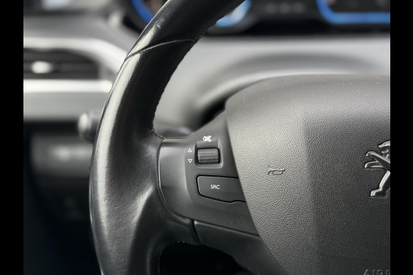 Peugeot 2008 1.2 PureTech Blue Lion 2e Eigenaar|Navi|Trekhaak|D-riem v.v. in 2022|ClimaCruise|PDC|Stoelverwarming|Carplay|APK tot 05-2027