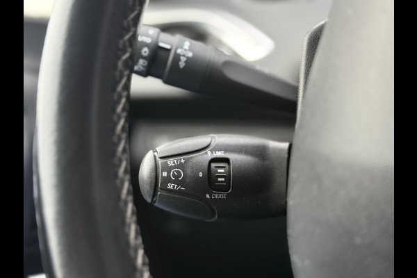 Peugeot 2008 1.2 PureTech Blue Lion 2e Eigenaar|Navi|Trekhaak|D-riem v.v. in 2022|ClimaCruise|PDC|Stoelverwarming|Carplay|APK tot 05-2027