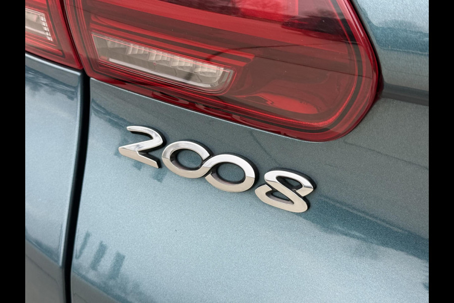 Peugeot 2008 1.2 PureTech Blue Lion 2e Eigenaar|Navi|Trekhaak|D-riem v.v. in 2022|ClimaCruise|PDC|Stoelverwarming|Carplay|APK tot 05-2027