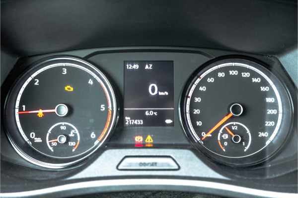 Volkswagen Transporter T6.1 2.0 TDI L2H1 | 150 PK | Turbo defect | Carplay | Cruise | Navi | Trekhaak | Airco