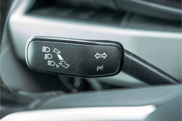 Volkswagen Transporter T6.1 2.0 TDI L2H1 | 150 PK | Turbo defect | Carplay | Cruise | Navi | Trekhaak | Airco