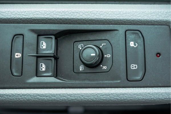 Volkswagen Transporter T6.1 2.0 TDI L2H1 | 150 PK | Turbo defect | Carplay | Cruise | Navi | Trekhaak | Airco