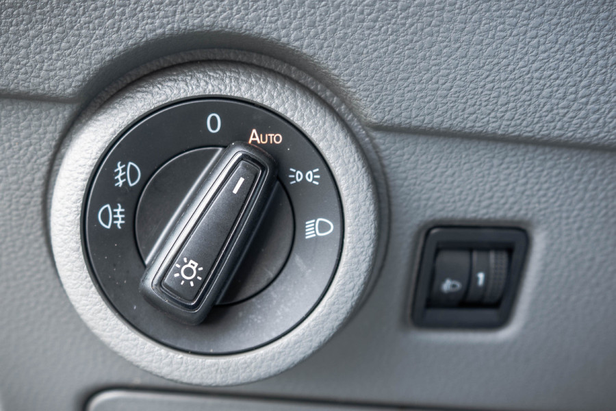 Volkswagen Transporter T6.1 2.0 TDI L2H1 | 150 PK | Turbo defect | Carplay | Cruise | Navi | Trekhaak | Airco