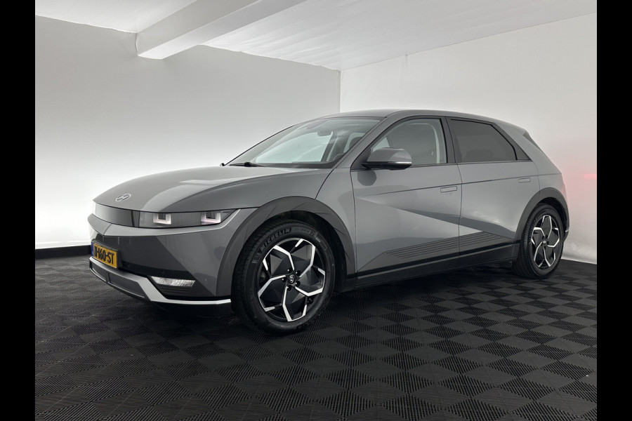 Hyundai IONIQ 5 Connect 73kWh [ 3-Fase ] {SOH-100%} (INCL-BTW) Aut *LEATHER-FABRIC | FULL-LED | DIGI-COCKPIT | AMBIENT-LIGHT | DAB | SHIFT-PADDLES | HEAD-UP | NAVI-FULLMAP | KEYLESS | CAMERA | HEATED-COMFORTSEATS | TOWBAR*